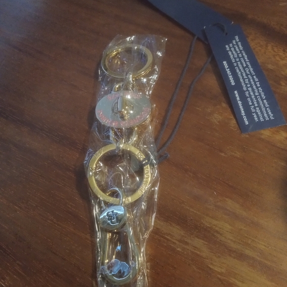 NWT STILL IN PLASTIC DOONEY AND BOURKE KEY FOB - Picture 3 of 3